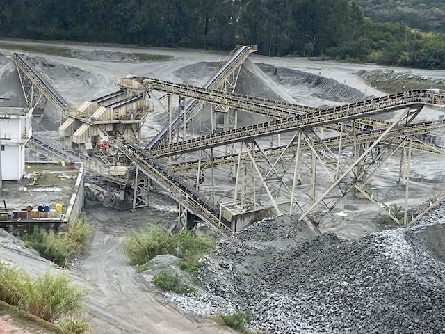 Riuma aumenta 50% de eficiência de peneiramento de finos, com Minério Telas.